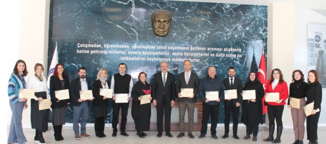 Öğretim Üyelerine Akademik Başarı Ödülü
