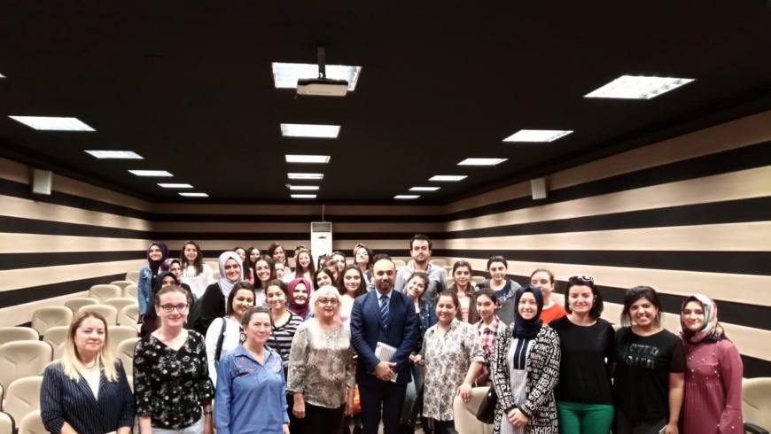 Üniversitemizde “Sigara İle Mücadele ve Bırakma Yöntemleri” Konferansı