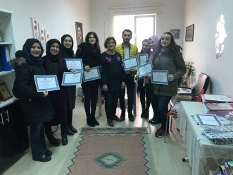 Başarılı Olan öğrencilerin Belgelerinin verilmesi