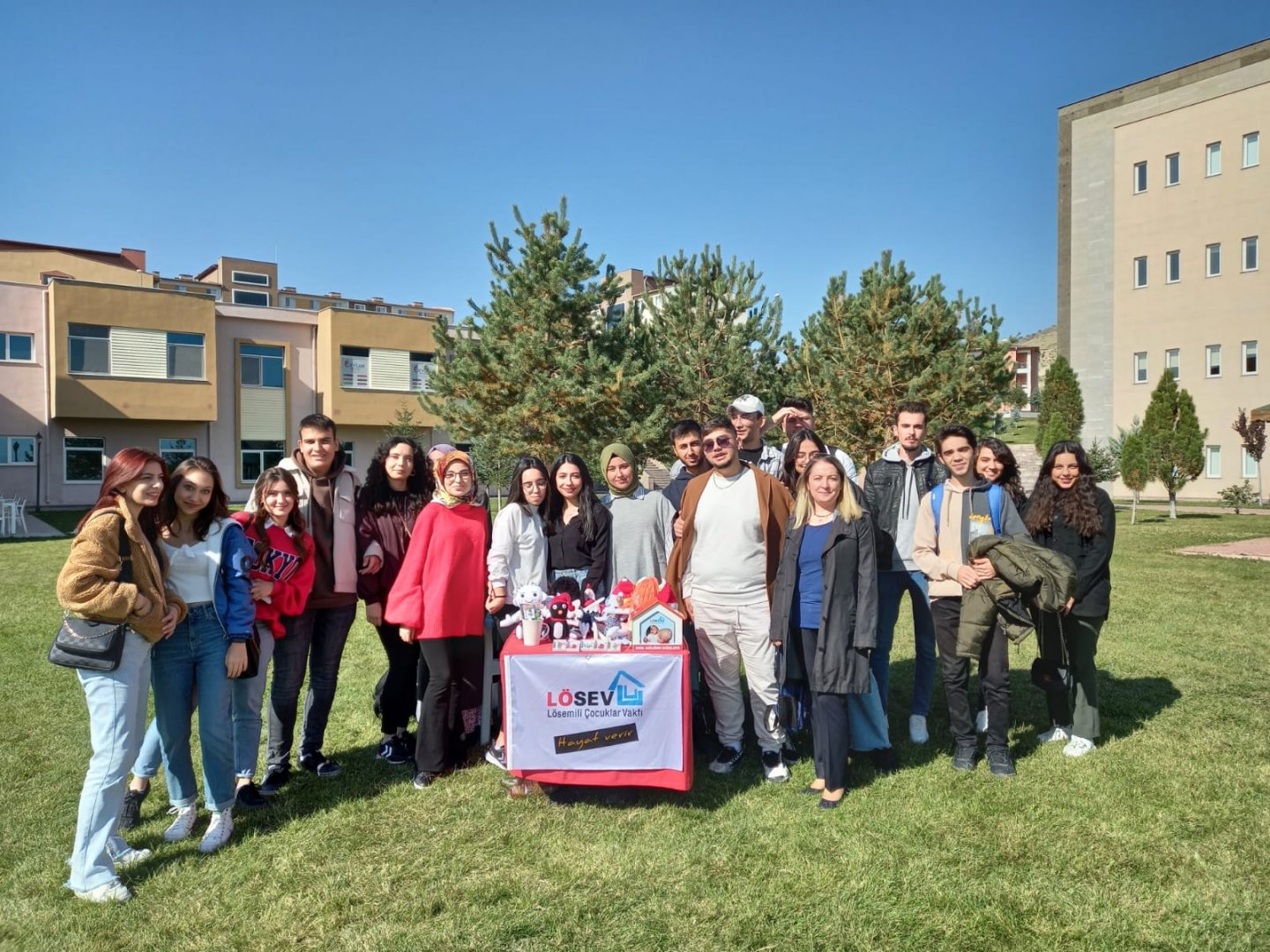 2-8 Kasım Lösemili Çocuklar Haftasında Öğrencilerimizden LÖSEV'e Destek