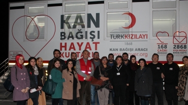 Üniversitemizde öğrenciler, öğretim üyeleri ve idari personel Türk Kızılay’ına kan bağışında bulundu.