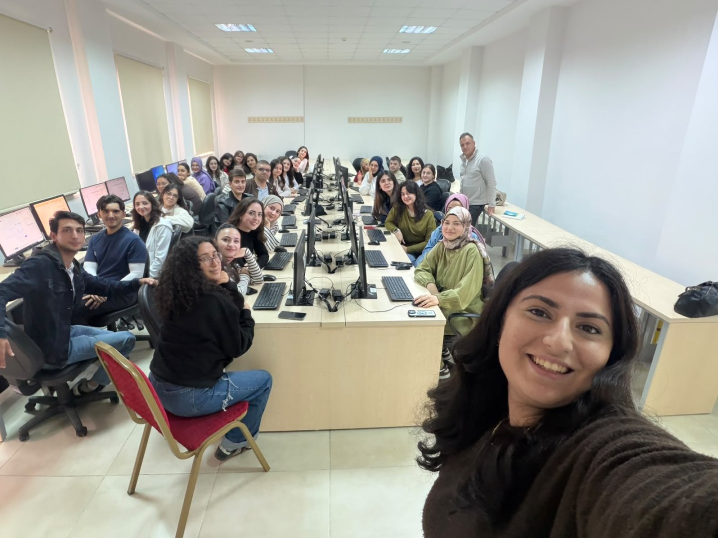 Biyoistatistik Dersimiz Bilgisayar Laboratuvarında
